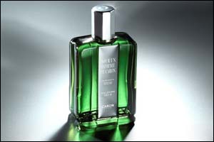 POUR UN HOMME 80 Loyal Years