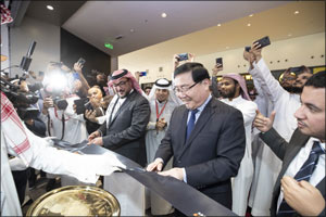 Huawei opens its First Flagship Store in Saudi Arabia