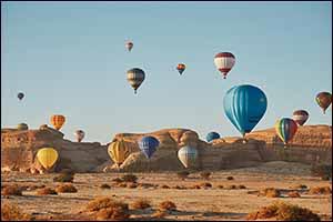 AlUla breaks the record for the World's Largest Hot Air Balloon Glow Show
