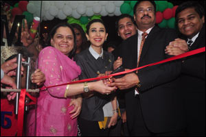 Al Adil's first outlet in India inaugurated by Karisma Kapoor